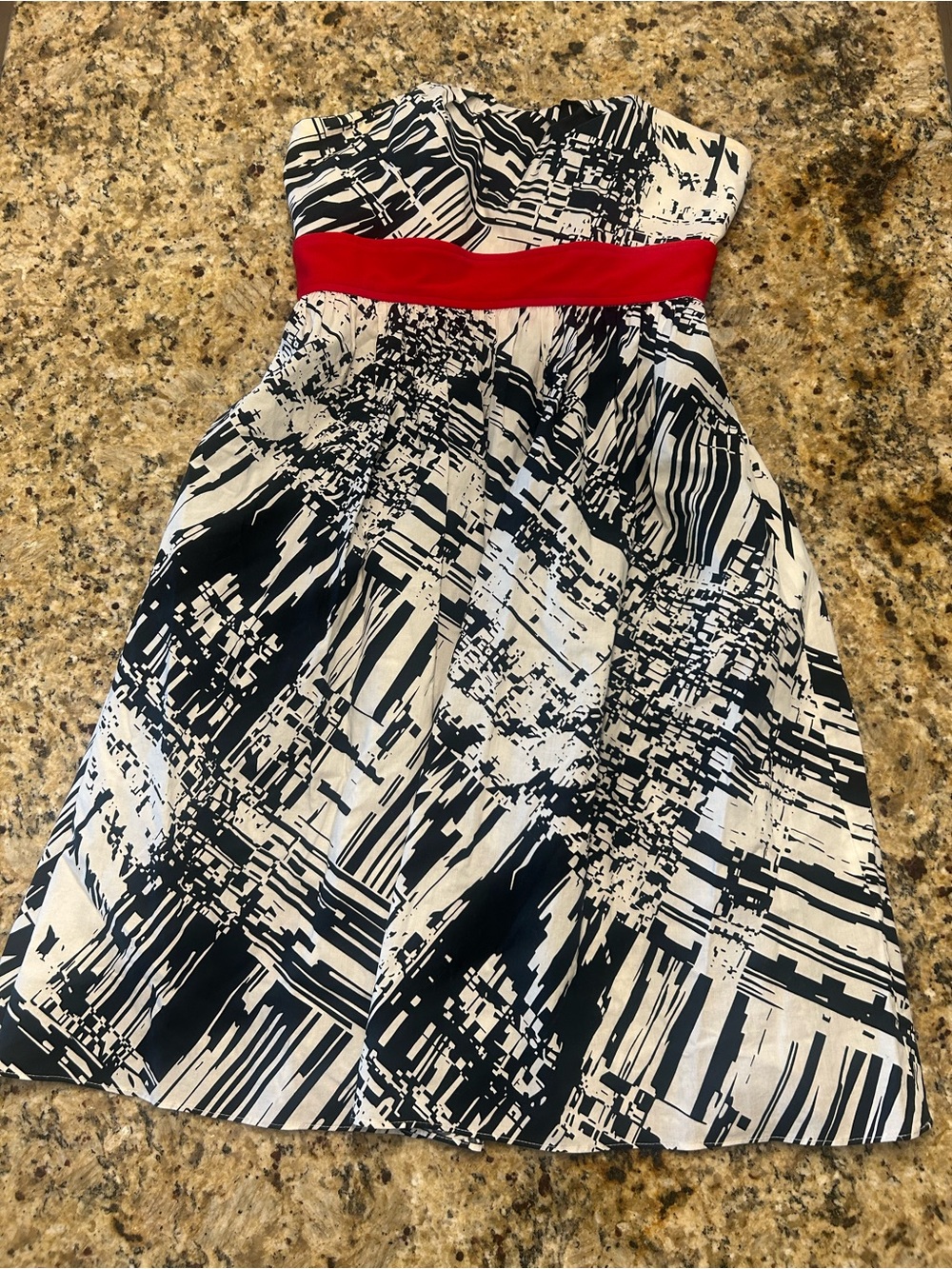 Suzi Chin for Maggy Boutique Strapless Cocktail Dress Size 2 Black White Red